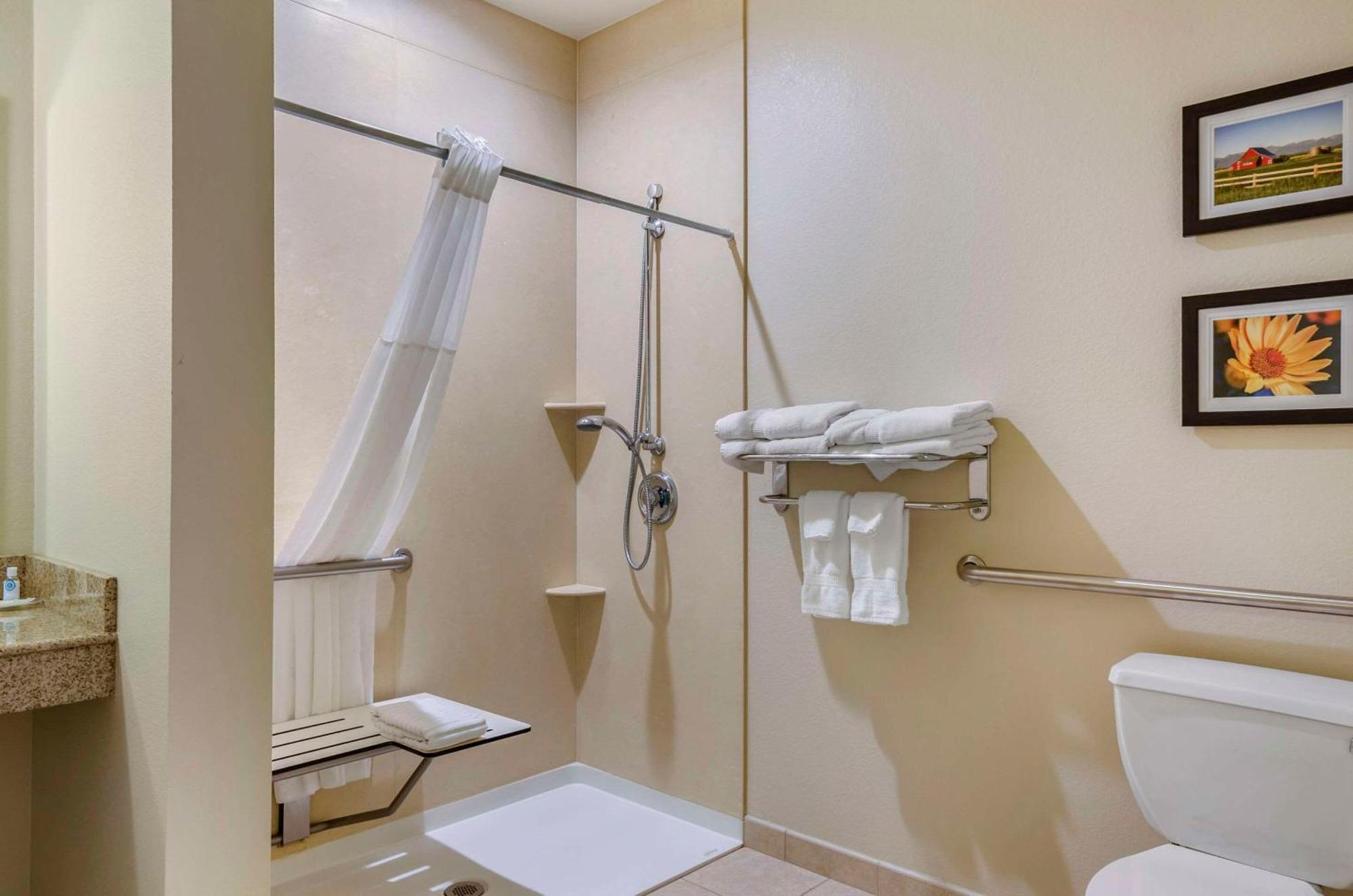 Comfort Suites Helena Airport Eksteriør billede